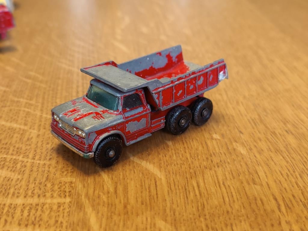Matchbox Dodge Dumper Truck ROOD, Ophalen of Verzenden, Zo goed als nieuw, Auto