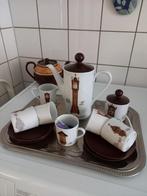 servies met afbeeldingen van klokken, Huis en Inrichting, Keuken | Servies, Ophalen of Verzenden