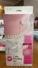 Wilton cake dividing set, Hobby en Vrije tijd, Taarten en Cupcakes maken, Bakvorm, Ophalen of Verzenden, Zo goed als nieuw, Taarten