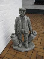 betonnen beeld boer met melkbussen, Ophalen, Nieuw, Beton, Mensenbeeld