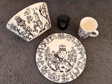 Iittala Taika Servies Zwart/Wit beschikbaar voor biedingen