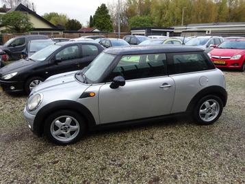 Mini Mini 1.6 Cooper airco navigatie sport velgen beschikbaar voor biedingen