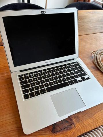 Macbook air 13 inch 2015 beschikbaar voor biedingen