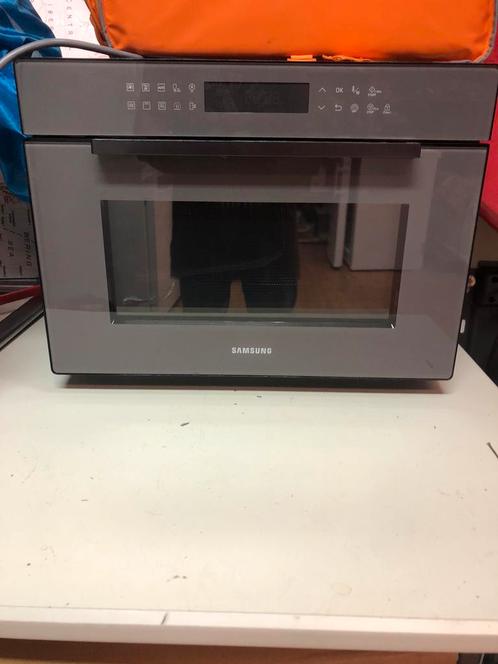 Samsung-combimagnetron heeft binnenwanden met een dubbel geg, Witgoed en Apparatuur, Magnetrons, Zo goed als nieuw, Vrijstaand