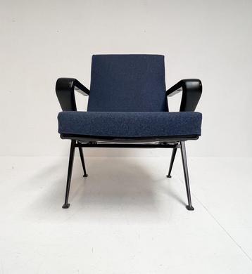 Repose fauteuil van Friso Kramer - Ahrend de Cirkel, 1960's beschikbaar voor biedingen
