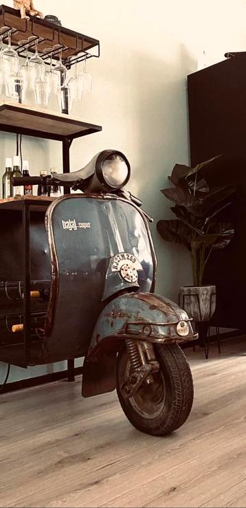 Scooter Wijnrek incl. verlichting. beschikbaar voor biedingen