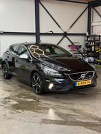 Volvo V40 2.0 D4 | 2014 model | 240 PK | Zwart R Design, Auto's, Volvo, Voorwielaandrijving, 4 cilinders, Leder en Stof, Zwart
