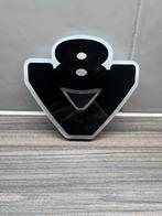 V8 logo, Auto-onderdelen, Ophalen of Verzenden, Nieuw, Scania