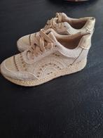 Nieuwe sneakers met gouden details mt 38, Beige, Nieuw, Ophalen of Verzenden, Sneakers of Gympen