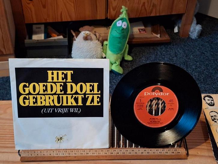 Het Goede Doel - Gebruikt Ze(90) 2,50 euro vaste prijs, Cd's en Dvd's, Vinyl Singles, Zo goed als nieuw, Single, Nederlandstalig