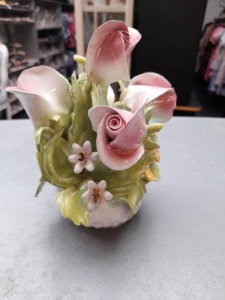 Groot porseleinen bloem stuk, Antiek en Kunst, Antiek | Porselein, Ophalen of Verzenden