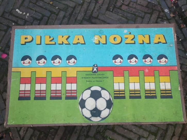 Magnetisch voetbalspel Pilka Nozna Pools tafelvoetbal, Antiek en Kunst, Antiek | Speelgoed, Ophalen of Verzenden
