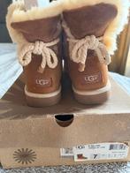 Uggs Selene maat 38, Kleding | Dames, Schoenen, UGG, Bruin, Ophalen of Verzenden, Gedragen