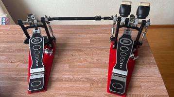 Fame dubbel base pedaal / soepel en degelijk beschikbaar voor biedingen