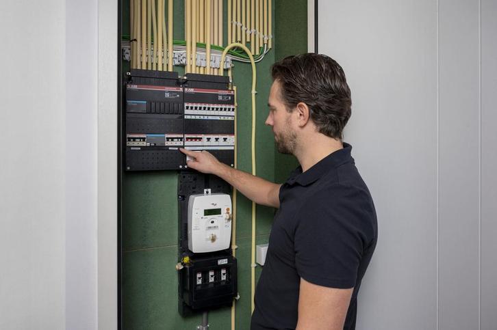 Elektronische vakman voor uw klusjes, Doe-het-zelf en Verbouw, Elektra en Kabels, Ophalen of Verzenden