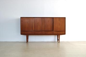 vintage highboard | wandkast | E.W. Bach | Deens beschikbaar voor biedingen