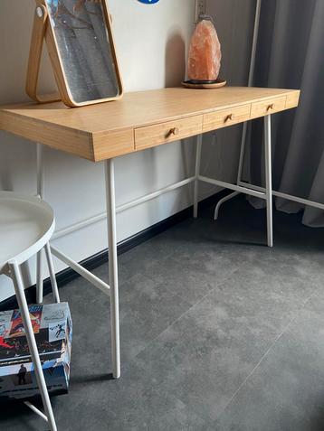 Ikea Desk beschikbaar voor biedingen