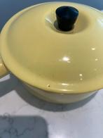 Le Creuset steelpan zacht geel, 16 cm in nieuwstaat, Gietijzer, Ophalen of Verzenden, Zo goed als nieuw, Keramische plaat