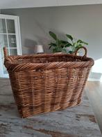 Grote rieten mand met handvatten, Huis en Inrichting, Ophalen, Overige materialen, Minder dan 50 cm, Zo goed als nieuw