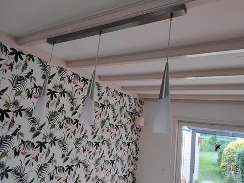 Plafondlamp 3 glazen kelken aan balkarmatuur., Huis en Inrichting, Lampen | Plafondlampen, Zo goed als nieuw, Ophalen