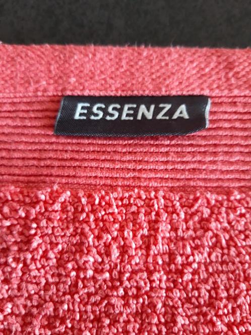 Luxe ESSENZA sets handdoeken - kleur zalm, Huis en Inrichting, Badkamer | Badtextiel en Accessoires, Zo goed als nieuw, Handdoek