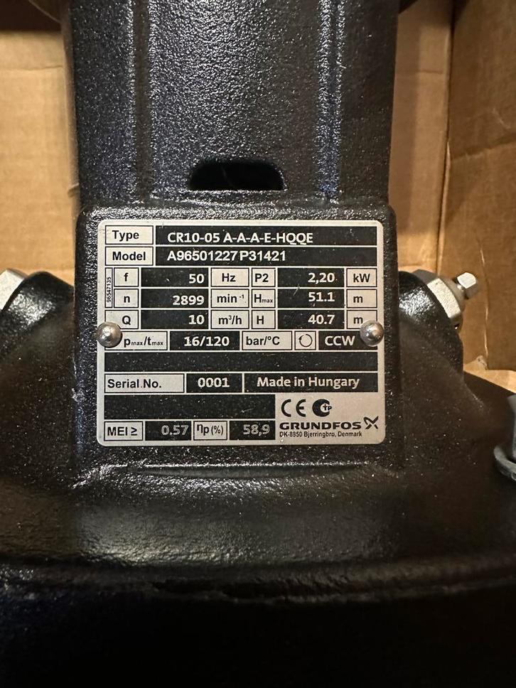 Nieuwe Grundfos Verticale Pompen, Zakelijke goederen, Machines en Bouw | Pompen en Compressoren, Ophalen