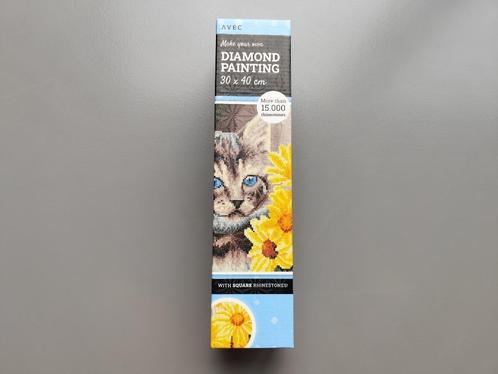 Ongeopend diamond paintingset: Poes/kat met gele bloemen, Hobby en Vrije tijd, Knutselen, Nieuw, Knutselwerk, Ophalen of Verzenden
