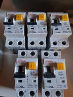 aardlekautomaten, installatieautomaten en hoofdschakelaar, Ophalen, Schakelaar