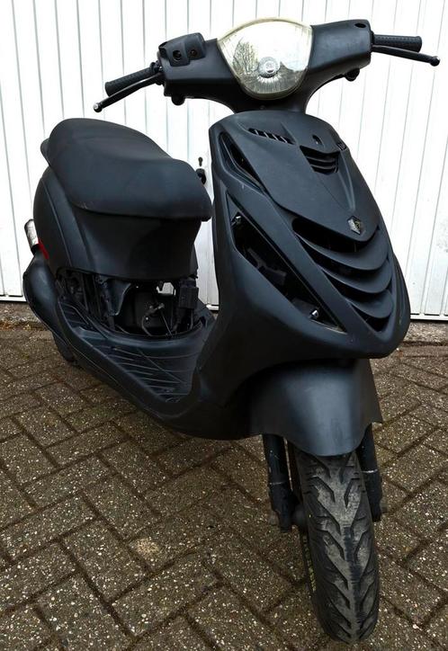 Zip 2 takt brom 2016, Fietsen en Brommers, Scooters | Piaggio, Zo goed als nieuw, Zip, Ophalen