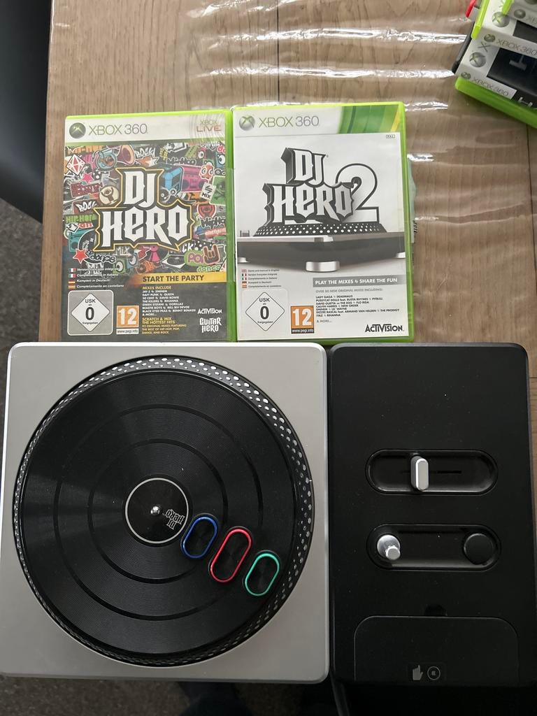 DJ Hero Xbox 360 + 2 CD's, Spelcomputers en Games, Games | Nintendo Game Boy, Muziek, 1 speler, Nieuw, Ophalen of Verzenden