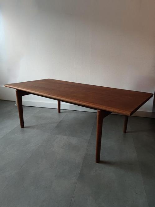 Deens design salontafel door Hans J. Wegner, GE15, Huis en Inrichting, Tafels | Salontafels, Zo goed als nieuw, 50 tot 75 cm, 50 tot 100 cm