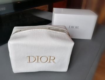 Make-up tasje DIOR beschikbaar voor biedingen