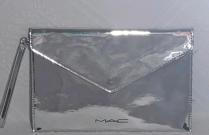 MAC Enveloptas / Clutch Zilver, Sieraden, Tassen en Uiterlijk, Tassen | Damestassen, Nieuw, Overige kleuren, Verzenden