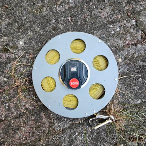 Meetlint/ rolbandmaat 30 meter, Doe-het-zelf en Verbouw, Gereedschap | Handgereedschap, Zo goed als nieuw, Ophalen of Verzenden