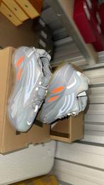 Yeezy 350 Grijs, Ophalen of Verzenden, Nieuw, Overige kleuren