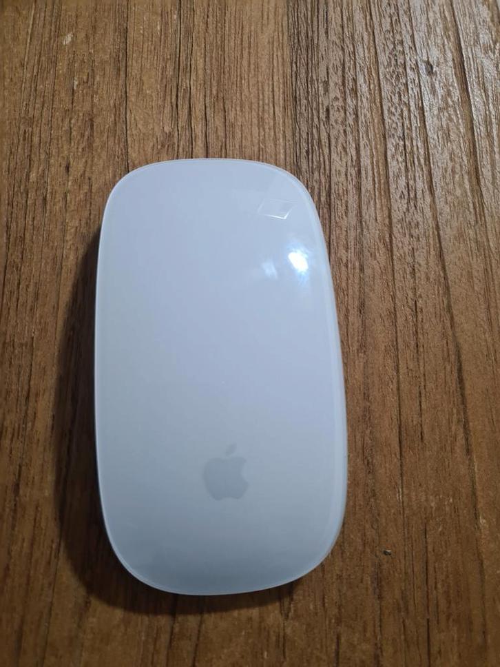 Apple Magic Mouse 2 - 6 maanden oud, Computers en Software, Muizen, Zo goed als nieuw, Muis, Rechtshandig, Draadloos, Ophalen of Verzenden