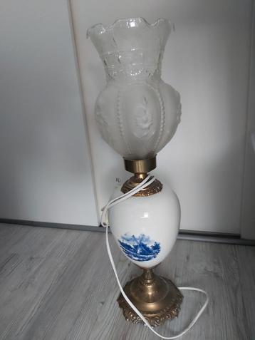 Antieke lamp nr. 2 beschikbaar voor biedingen