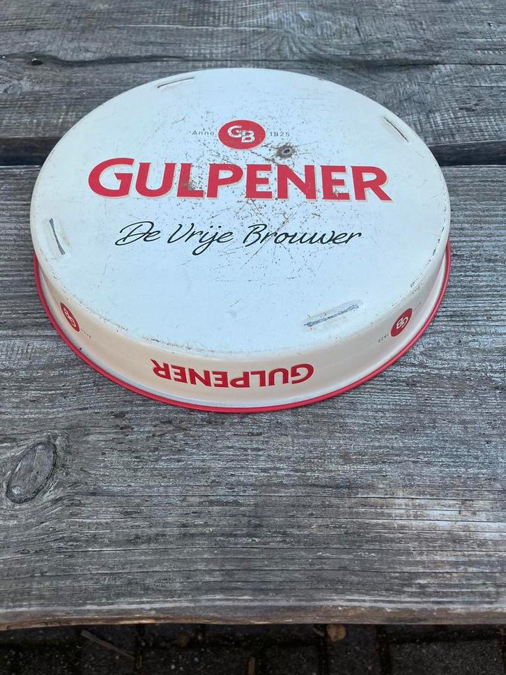 Dienblad Gulpener Bier De Vrije Brouwer metaal rood €12,50, Verzamelen, Biermerken, Gebruikt, Overige typen, Gulpener, Ophalen of Verzenden