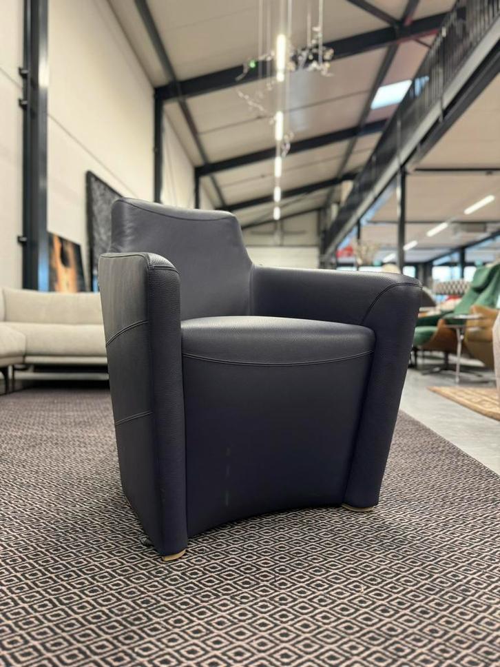 Nieuw Leolux Fiji fauteuil Senso indigo Leer Design stoel, Huis en Inrichting, Fauteuils, Nieuw, Leer, 75 tot 100 cm, Ophalen of Verzenden