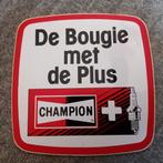 Leuke oude sticker.  CHAMPION. De Bougie met de plus., Ophalen of Verzenden, Zo goed als nieuw