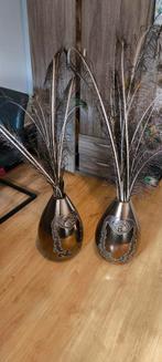 Twee grote vazen met heleboel pauwen veren, Huis en Inrichting, Ophalen of Verzenden, Zo goed als nieuw