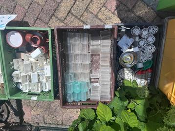 Van alles aan toebehoren beschikbaar voor biedingen