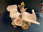 Capodimonte porselein Lieflijk duivenbeeld met bloemen, Antiek en Kunst, Ophalen of Verzenden