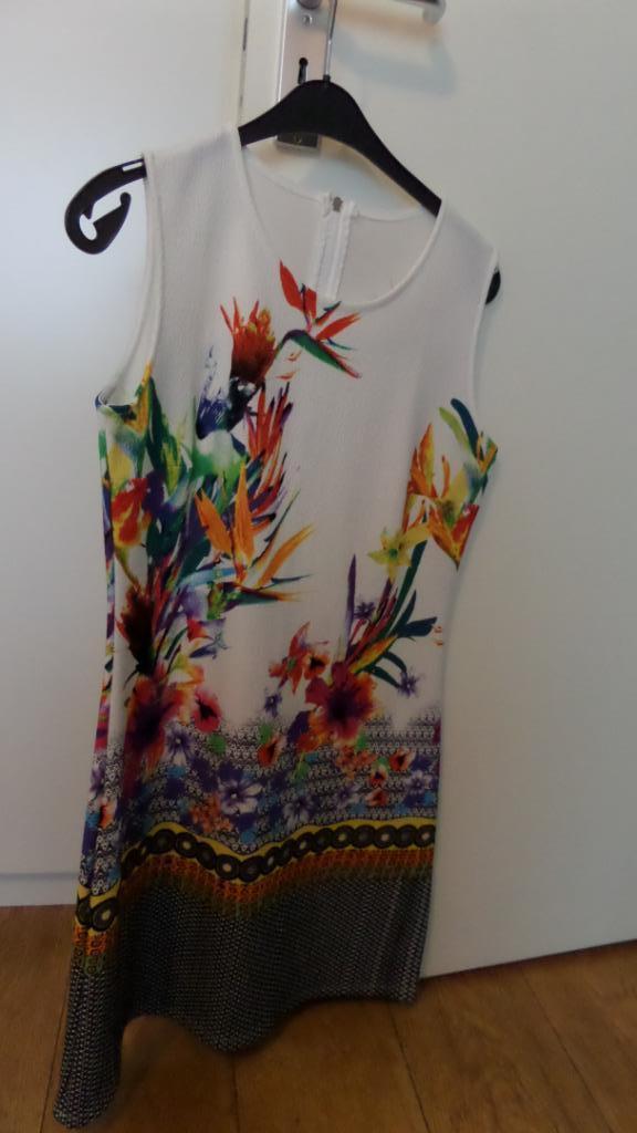 mouwloos cocktail jurkje maat M 40/42 z.g.a.n. knielengte, Kleding | Dames, Gelegenheidskleding, Zo goed als nieuw, Cocktailjurk