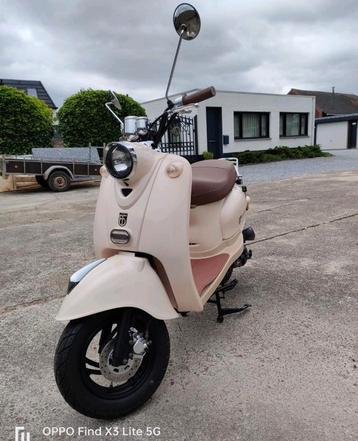 nieuwe BTC old classic scooter  (nog geen tenaamstelling) beschikbaar voor biedingen