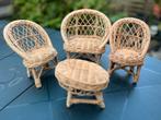 Rotan vintage set stoelen en en tafel, Verzamelen, Poppenhuizen en Toebehoren, Ophalen, Zo goed als nieuw, Poppenhuis