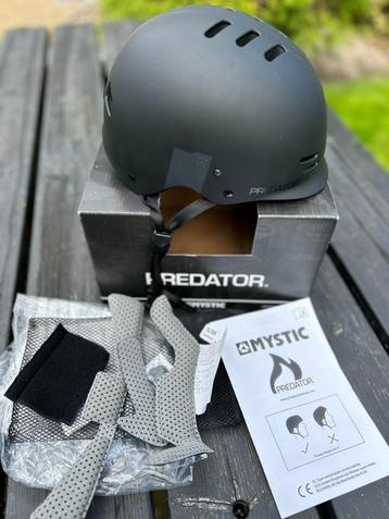 Mystic Predator watersport helm maat S/M beschikbaar voor biedingen