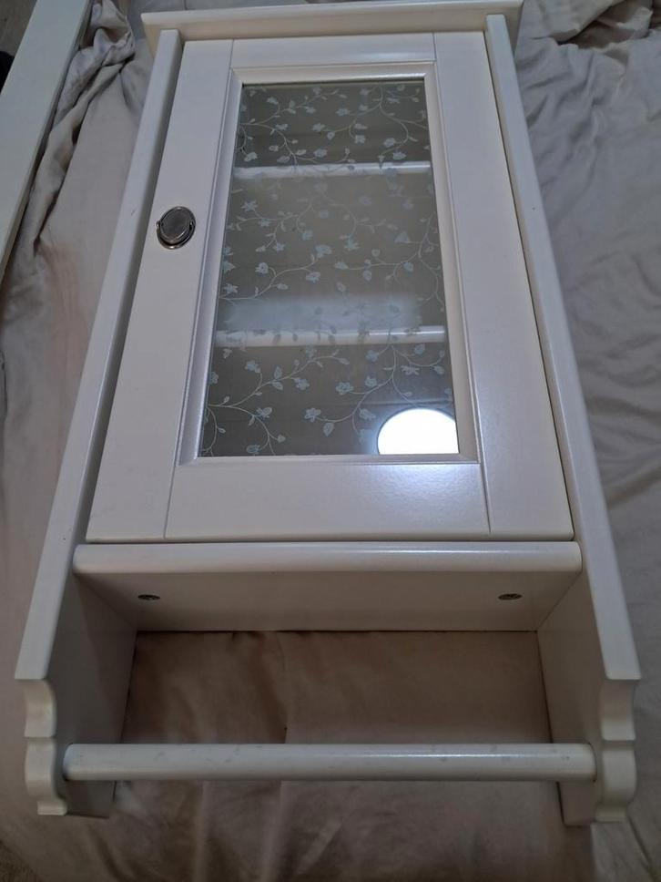 Wit Hangkastje met Glazen Deur, Huis en Inrichting, Badkamer | Badkamermeubels, Gebruikt, Overige typen, Minder dan 100 cm, Minder dan 50 cm