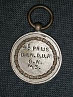 Kleine medaille is 4e prijs 1943, Ophalen of Verzenden, Overige soorten, Nederland, Lintje, Medaille of Wings