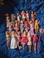 Grote set met 18 vintage barbie poppen   met kleding, Ophalen of Verzenden